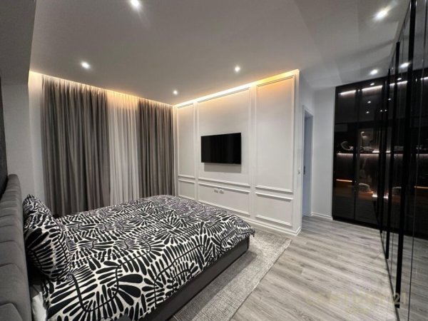 Tirane, jepet me qera apartament 3+1+Aneks+Ballkon Kati 8, 131 m² 1.450 € (Don Bosko)