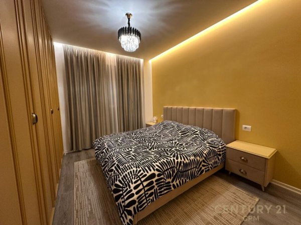 Tirane, jepet me qera apartament 3+1+Aneks+Ballkon Kati 8, 131 m² 1.450 € (Don Bosko)