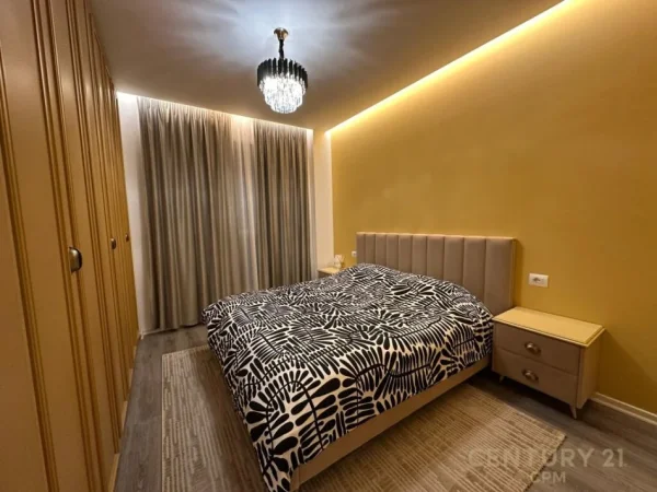Tirane, jepet me qera apartament 3+1+Aneks+Ballkon Kati 8, 131 m² 1.450 € (Don Bosko)