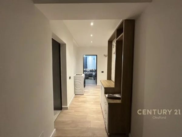 Tirane, jepet me qera apartament 2+1+Aneks+Ballkon Kati 5, 86 m² 750 € (Qender)