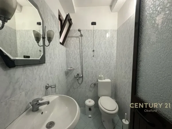 Tirane, jepet me qera apartament 2+1+Aneks+Ballkon Kati 5, 86 m² 750 € (Qender)