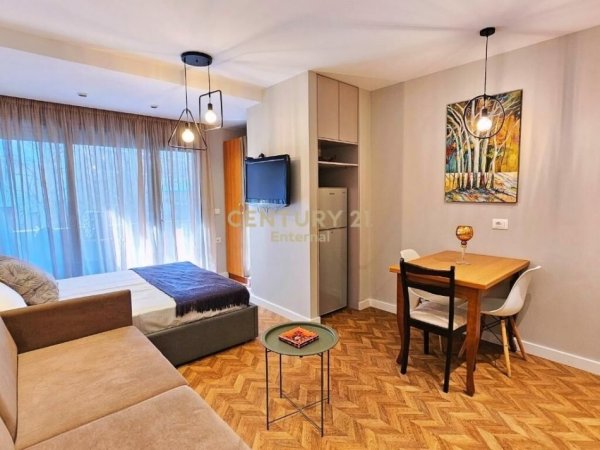 Tirane, jepet me qera apartament 1+1+Aneks+Ballkon Kati 2, 45 m² 595 € (Rruga e Elbasanit)
