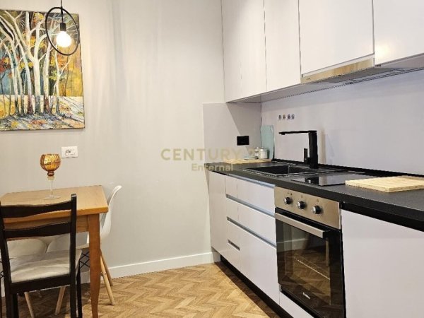 Tirane, jepet me qera apartament 1+1+Aneks+Ballkon Kati 2, 45 m² 595 € (Rruga e Elbasanit)