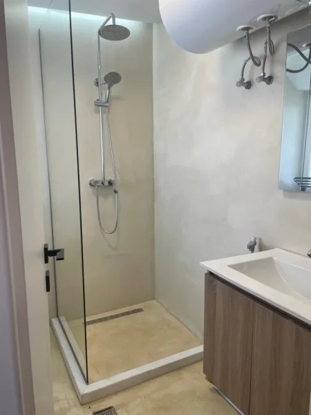 Tirane, jepet me qera apartament 1+1+Aneks Kati 3, 45 m² 490 € (rruga e bogdaneve)