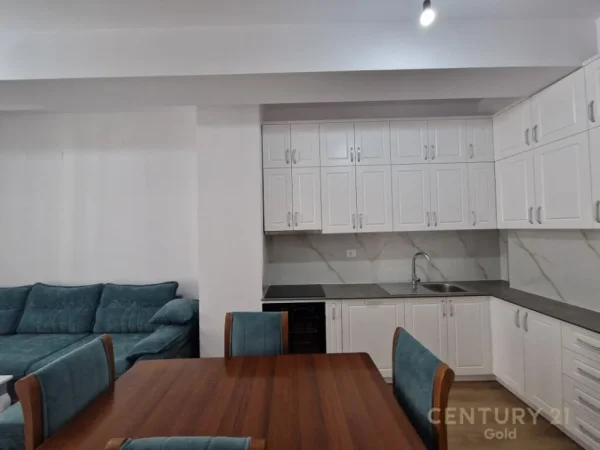 Tirane, jepet me qera apartament 2+1+Aneks+Ballkon Kati 3, 87 m² 550 € (Ali Demi)