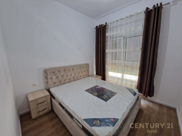 Tirane, jepet me qera apartament 2+1+Aneks+Ballkon Kati 3, 87 m² 550 € (Ali Demi)