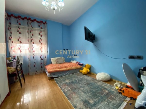 Tirane, jepet me qera apartament 3+1+Aneks+Ballkon Kati 4, 148 m² 850 € (ATSH)