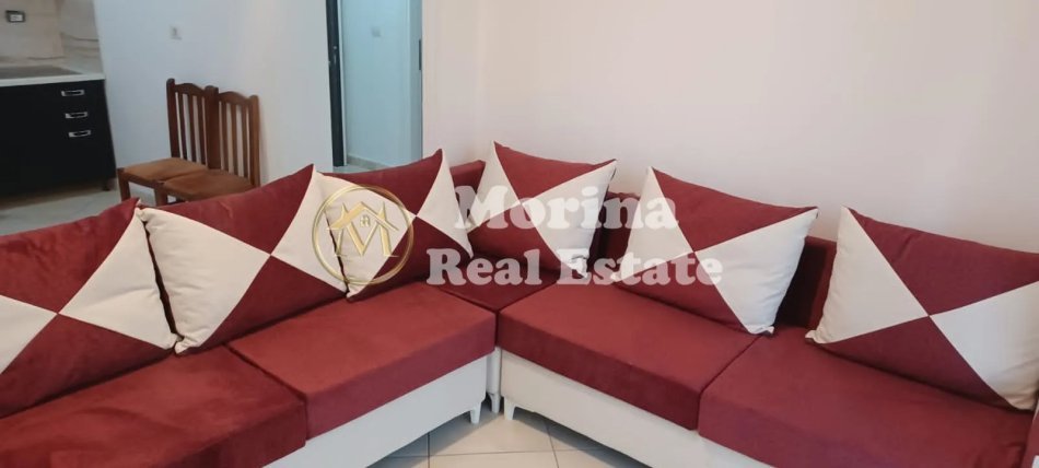 Tirane, jepet me qera apartament 1+1+Ballkon Kati 3, 70 m² 450 € (Don Bosko)