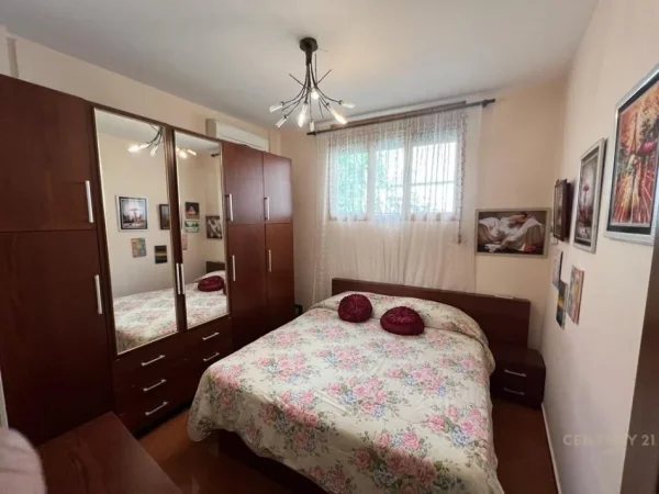 Tirane, jepet me qera apartament 2 Katshe Kati 2, 194 m² 900 € (Rruga e Kavajes)