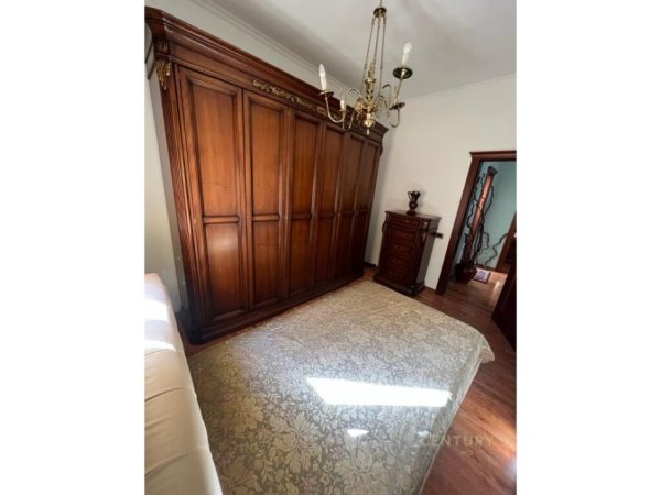 Tirane, jepet me qera apartament 2 Katshe Kati 2, 194 m² 900 € (Rruga e Kavajes)