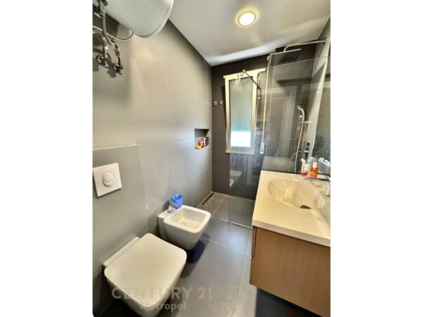 Tirane, jepet me qera apartament 3+1+Aneks+Ballkon Kati 8, 140 m² 900 € (REZIDENCA ALBA)