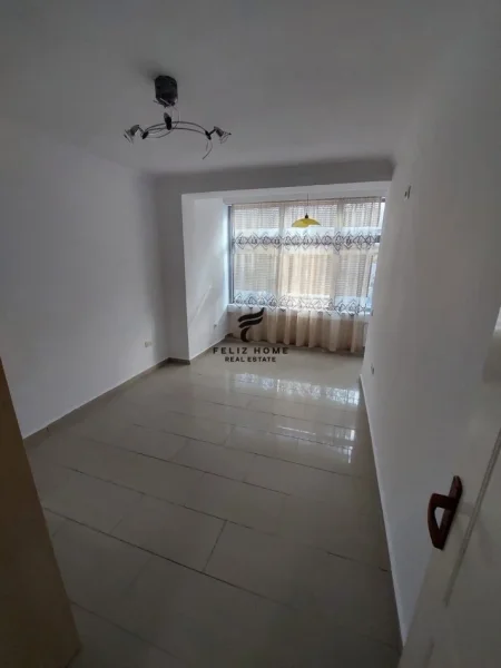 Tirane, shitet apartament 2+1+Ballkon Kati 2, 75 m² 188.000 € (RRUGA E KAVAJES)