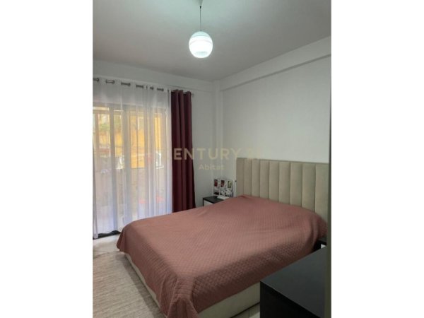 Tirane, jepet me qera apartament 2+1+Aneks+Ballkon , 87 m² 600 € (Don Bosco)