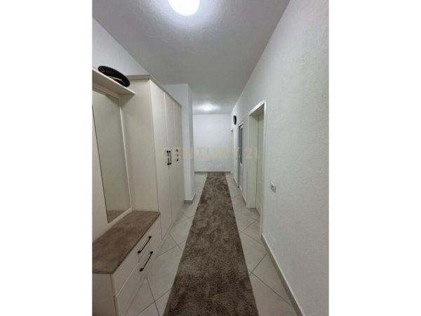 Tirane, jepet me qera apartament 2+1+Aneks+Ballkon , 87 m² 600 € (Don Bosco)