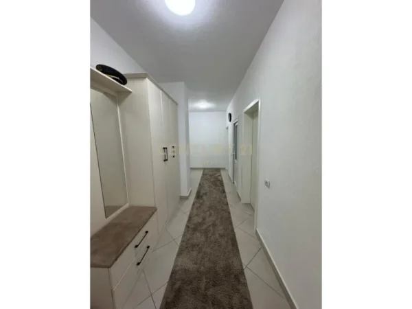 Tirane, jepet me qera apartament 2+1+Aneks+Ballkon , 87 m² 600 € (Don Bosco)