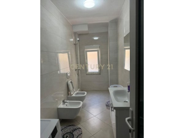 Tirane, jepet me qera apartament 2+1+Aneks+Ballkon , 87 m² 600 € (Don Bosco)