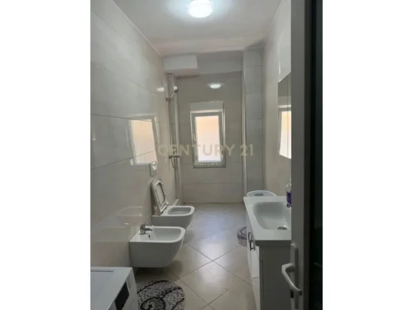 Tirane, jepet me qera apartament 2+1+Aneks+Ballkon , 87 m² 600 € (Don Bosco)