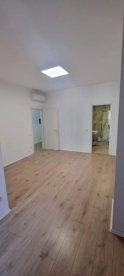 Tirane, jepet me qera Kati 4, 100 m² 1.400 € (BLLOKU)