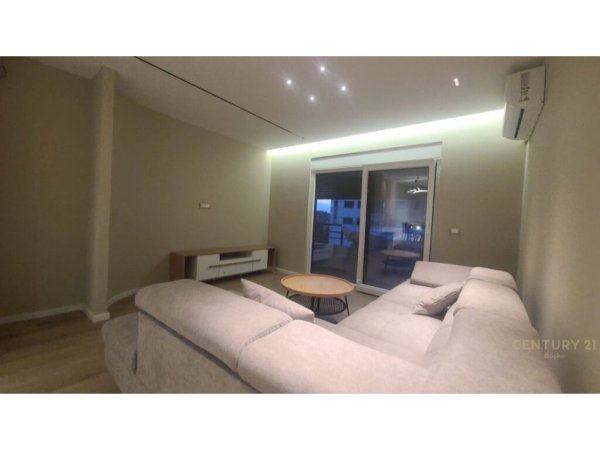 Tirane, jepet me qera apartament 2+1+Aneks+Ballkon Kati 2, 110 m² 700 € (Astir)