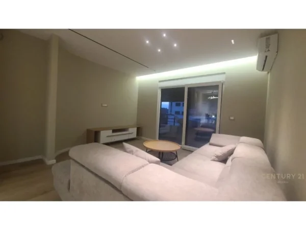 Tirane, jepet me qera apartament 2+1+Aneks+Ballkon Kati 2, 110 m² 700 € (Astir)