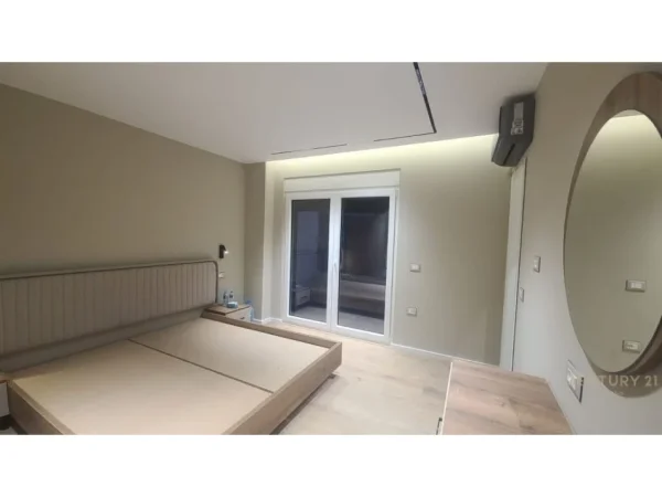 Tirane, jepet me qera apartament 2+1+Aneks+Ballkon Kati 2, 110 m² 700 € (Astir)