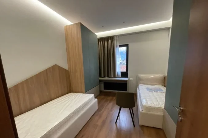 Tirane, jepet me qera apartament 2+1+Aneks+Ballkon Kati 9, 111 m² 830 € (farmacia 10 , kompleksi arlis)