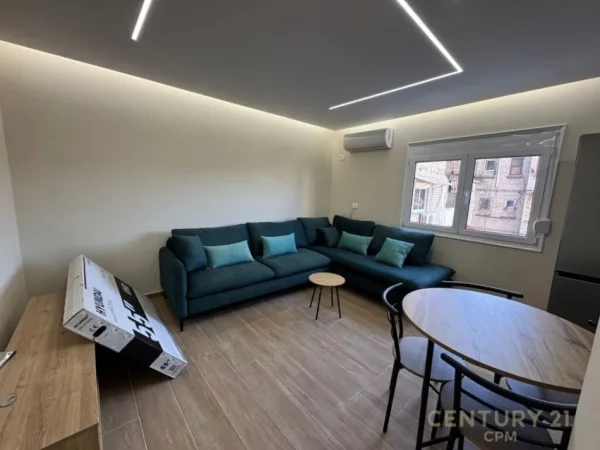 Tirane, jepet me qera apartament 2+1+Aneks+Ballkon Kati 4, 68 m² 550 € (Materniteti i Ri)