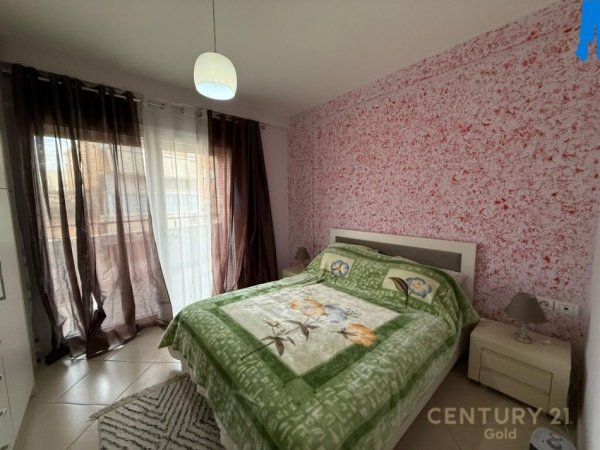Tirane, jepet me qera apartament 1+1 Kati 3, 69 m² 600 € (komuna e parisit)
