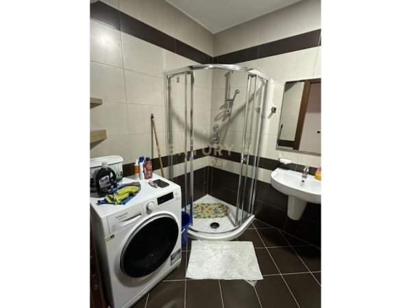 Tirane, jepet me qera apartament 2+1+Aneks+Ballkon Kati 4, 99 m² 800 € (Hilton)