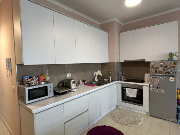 Tirane, jepet me qera apartament 1+1+Aneks+Ballkon Kati 12, 71 m² 550 € (PANORAMA)