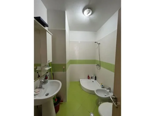 Tirane, jepet me qera apartament 1+1+Aneks+Ballkon Kati 12, 71 m² 550 € (PANORAMA)
