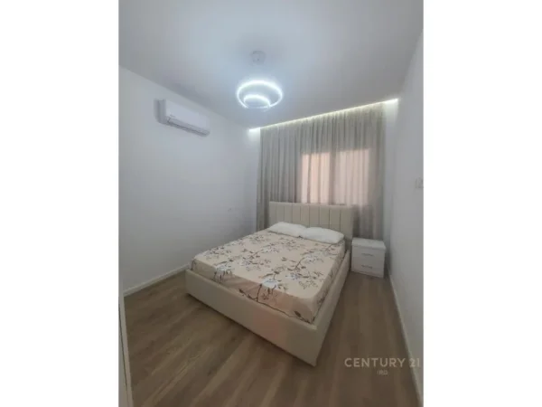 Tirane, jepet me qera apartament 1 Katshe Kati 1, 150 m² 800 € (Lunder)