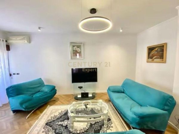 Tirane, jepet me qera apartament 2+1+Aneks+Ballkon Kati 9, 100 m² 850 € (Qender)
