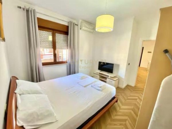 Tirane, jepet me qera apartament 2+1+Aneks+Ballkon Kati 9, 100 m² 850 € (Qender)