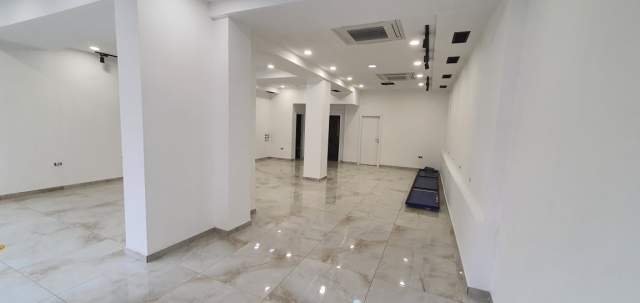 Tirane, jepet me qera dyqan Kati 0, 100 m² 2.500 Euro (HOXHA TASIM)