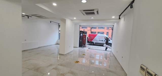 Tirane, jepet me qera dyqan Kati 0, 100 m² 2.500 Euro (HOXHA TASIM)
