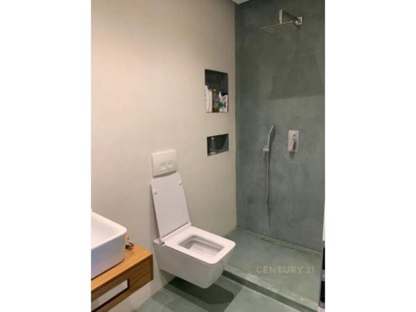 Tirane, jepet me qera apartament 2+1 Kati 11, 750 Euro (kompleksi magnet)