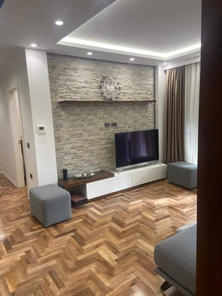 Durres, shitet apartament Kati 7, 87 m² 125.000 Euro (Gjykata)
