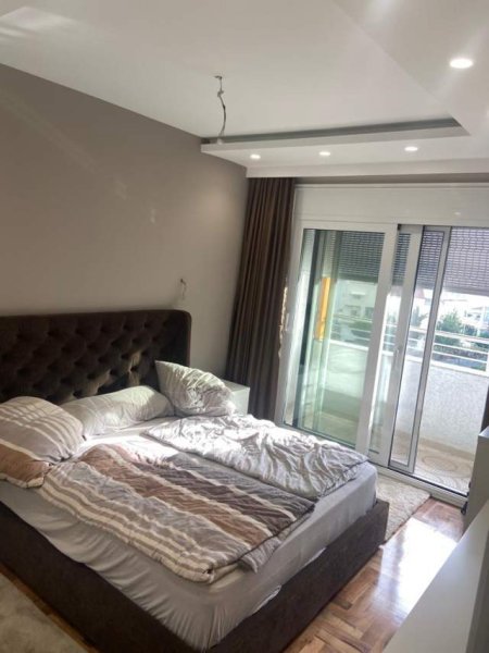 Durres, shitet apartament Kati 7, 87 m² 125.000 Euro (Gjykata)