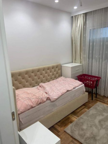 Durres, shitet apartament Kati 7, 87 m² 125.000 Euro (Gjykata)