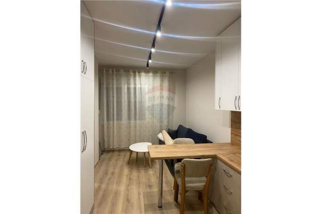 Tirane, jepet me qera garsonier 1+1 Kati 1, 30 m² 250 Euro (Fusha e Aviacionit)