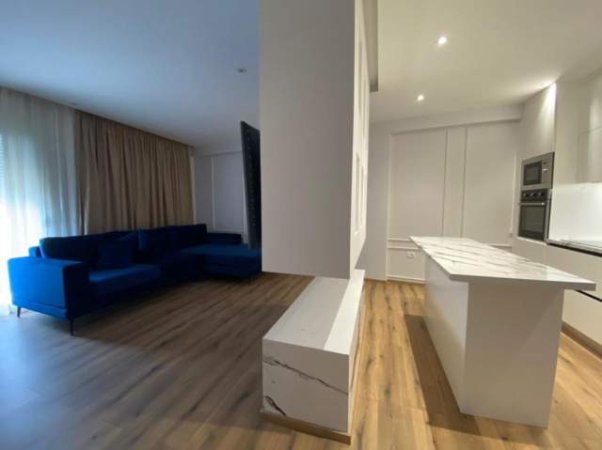 Tirane, shitet apartament  1+1 Kati 6, 93 m² 150.000 Euro , ose jepet me qera , tek Ish Parku i Autobuzave .