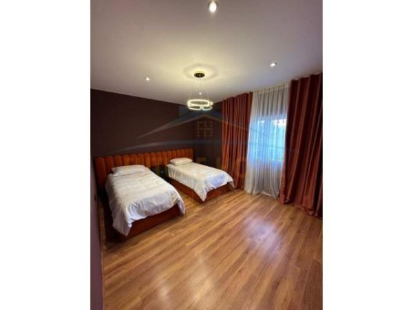 Tirane, shitet apartament 3+1+BLK Kati 1, 134 m² 227.000 Euro (Liqeni farkes,Rezidenca Lakeland)