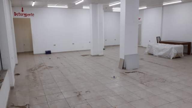 Korce, jepet me qera ambjent biznesi Kati 0, 300 m² 800 Euro (Korce)