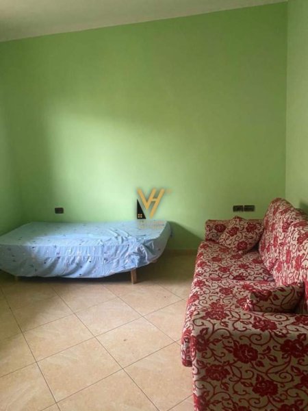 Tirane, shitet Vile 4+1+A+BLK Kati 0, 600 m² 400.000 Euro (SAUK)