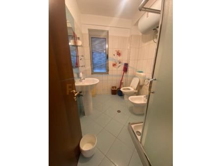 Tirane, shitet apartament 3+1 Kati 4, 136 m² 115.000 Euro (Rruga Kodra e Priftit)