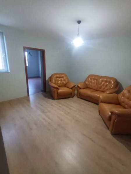 Tirane, jap me qera apartament Kati 3, 70 m² 350 Euro