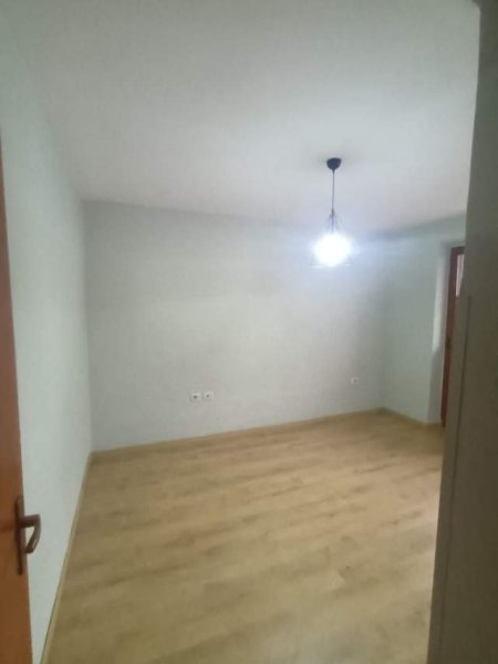 Tirane, jap me qera apartament Kati 3, 70 m² 350 Euro