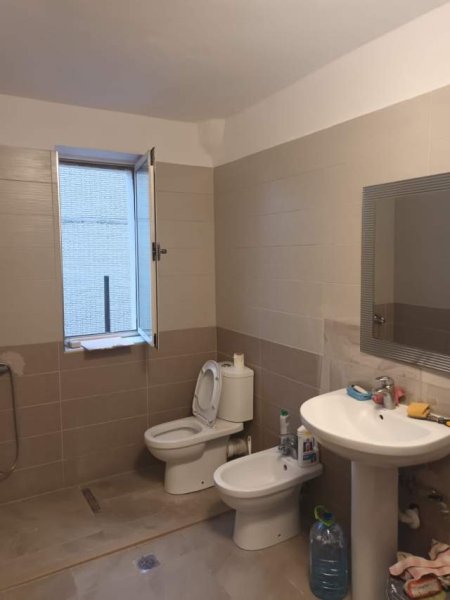 Tirane, jap me qera apartament Kati 3, 70 m² 350 Euro
