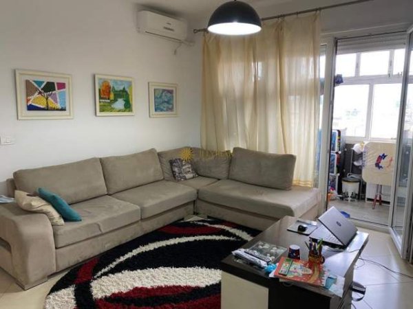 Tirane, jepet me qera apartament 1+1+BLK Kati 6, 67 m² 50.000 Leke